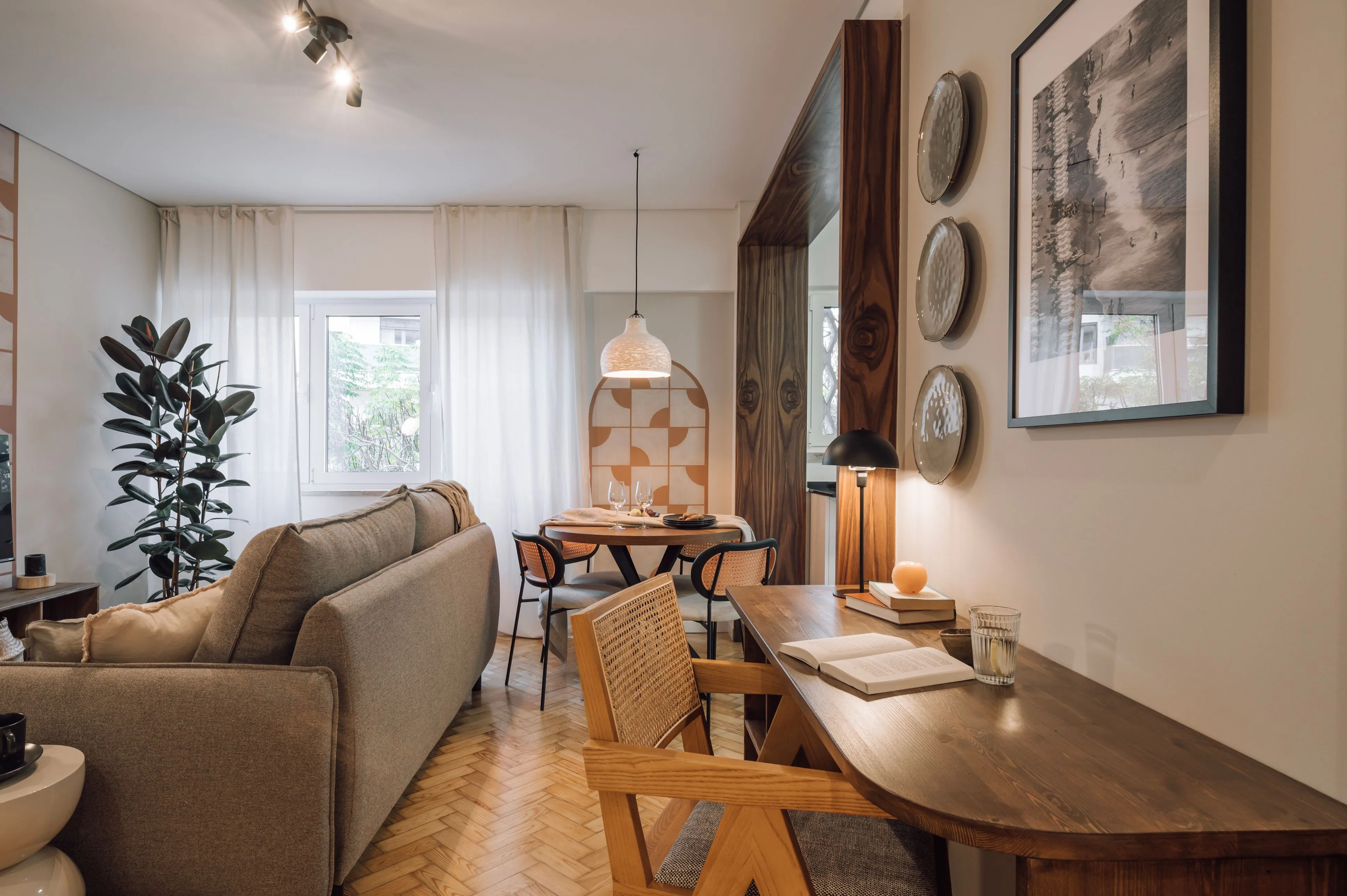 Premium Lisbon Flat With Ultra-fast Wifi, Pro Monitors & Chef's Kitchen For Remote Work #2