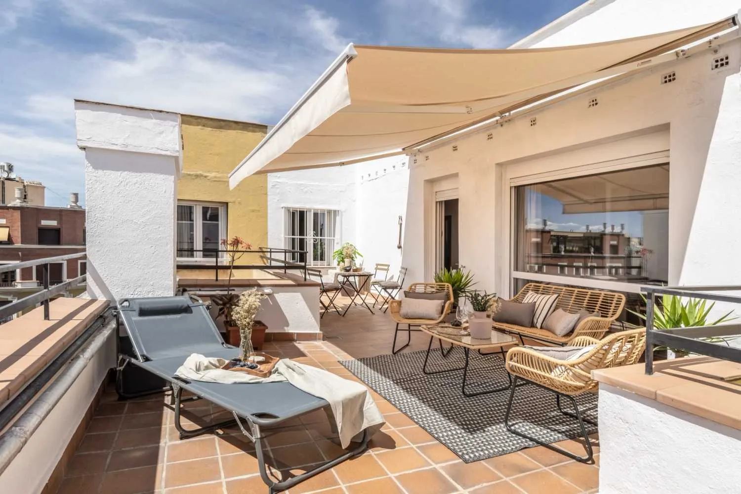 Luxurious Madrid Flat With Ultra-fast Wifi, Dual Monitors & Pro Workspace Setup #2