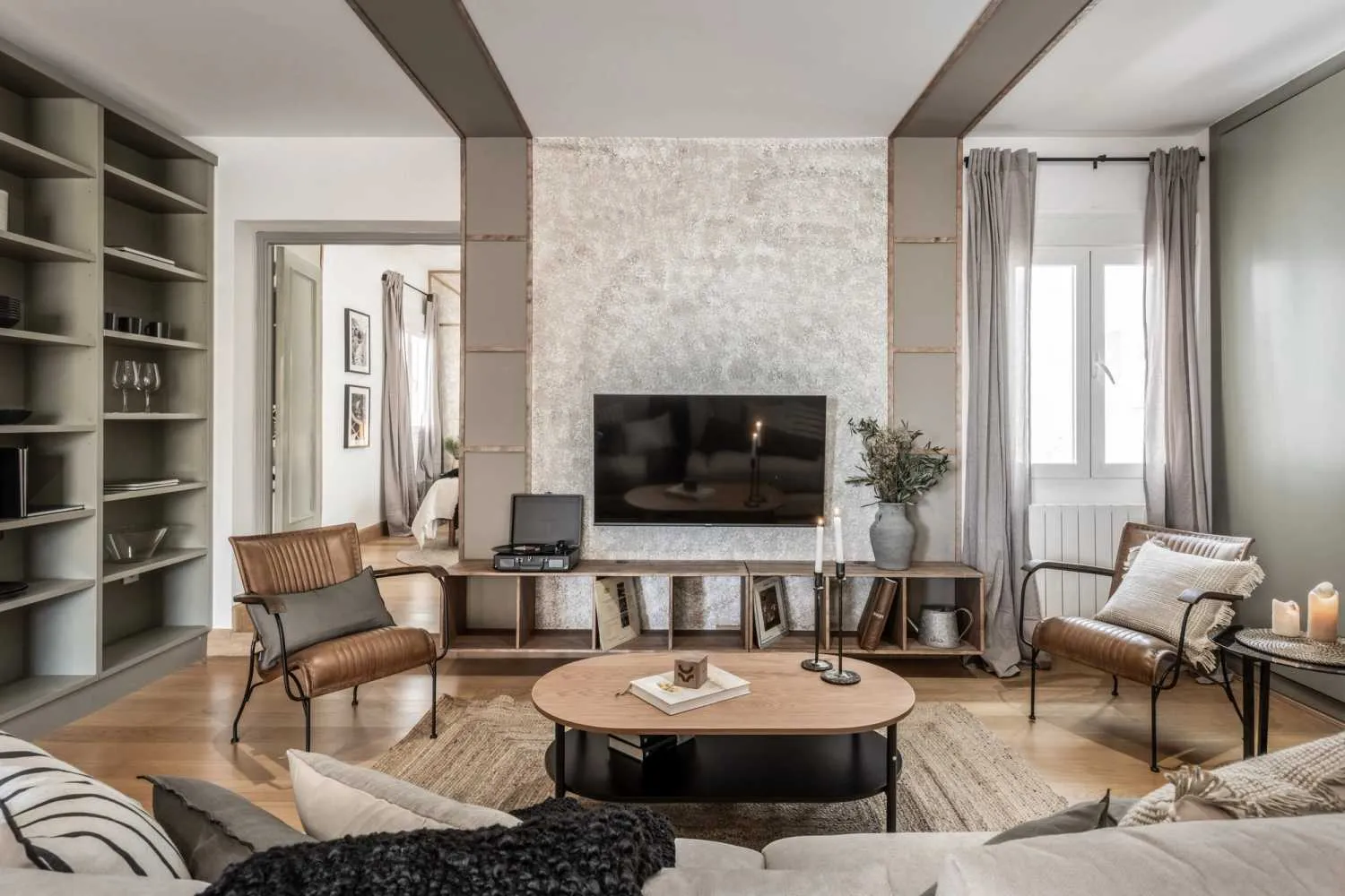 Luxurious Madrid Flat With Ultra-fast Wifi, Dual Monitors & Pro Workspace Setup #3