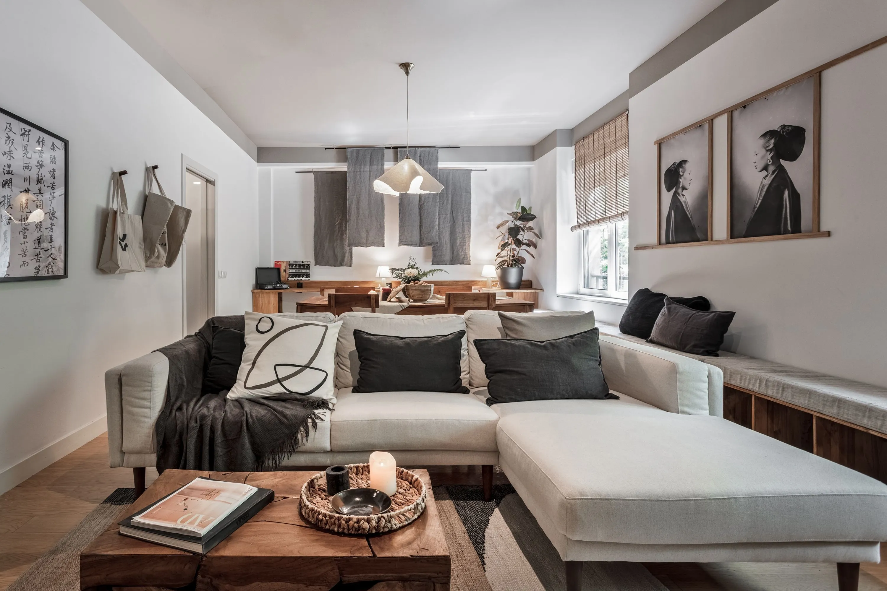 Luxury Madrid Flat With High-speed Fiber & Dual Monitors For Remote Work Excellence #3