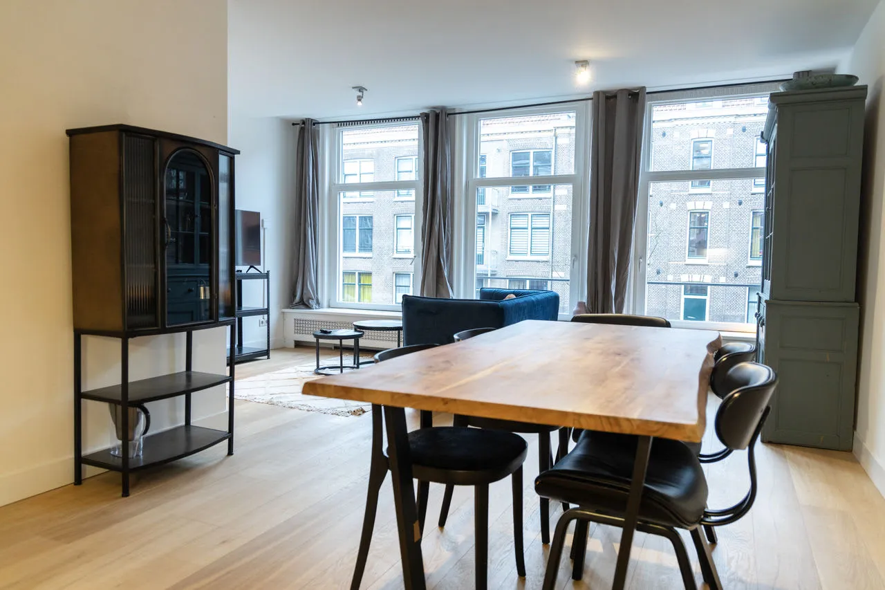 Contemporary 2-Bedroom Home for Flexible Living Amsterdam #3