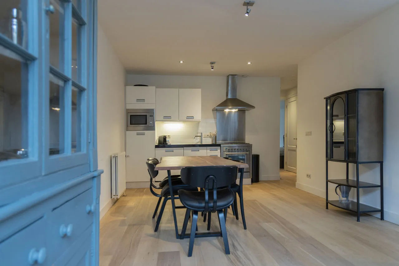 Contemporary 2-Bedroom Home for Flexible Living Amsterdam #4