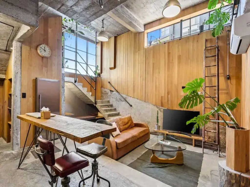 Refined Intimate 1br Flat In Auckland -- Work-from-home Ready With Desk Nook