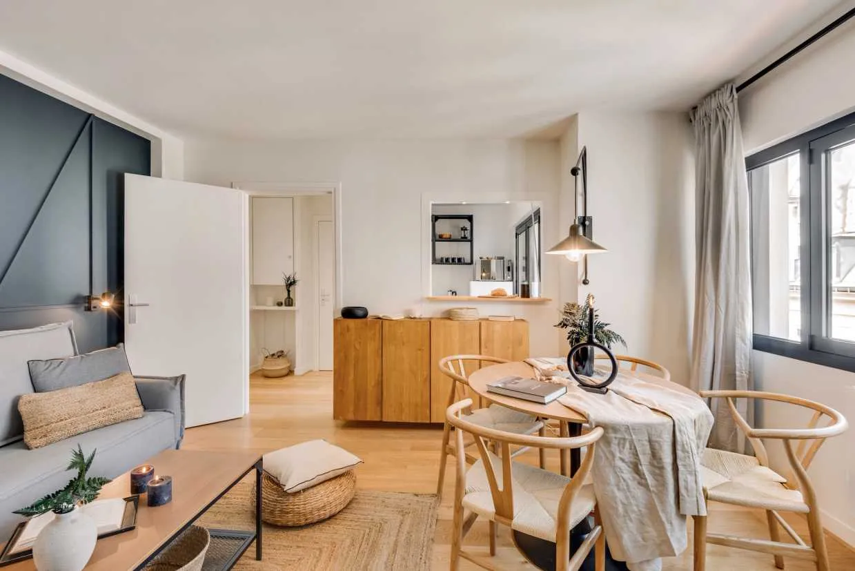 Distinctive Paris Flat With Pro Workspace & Fiber Internet For Digital Nomads #2