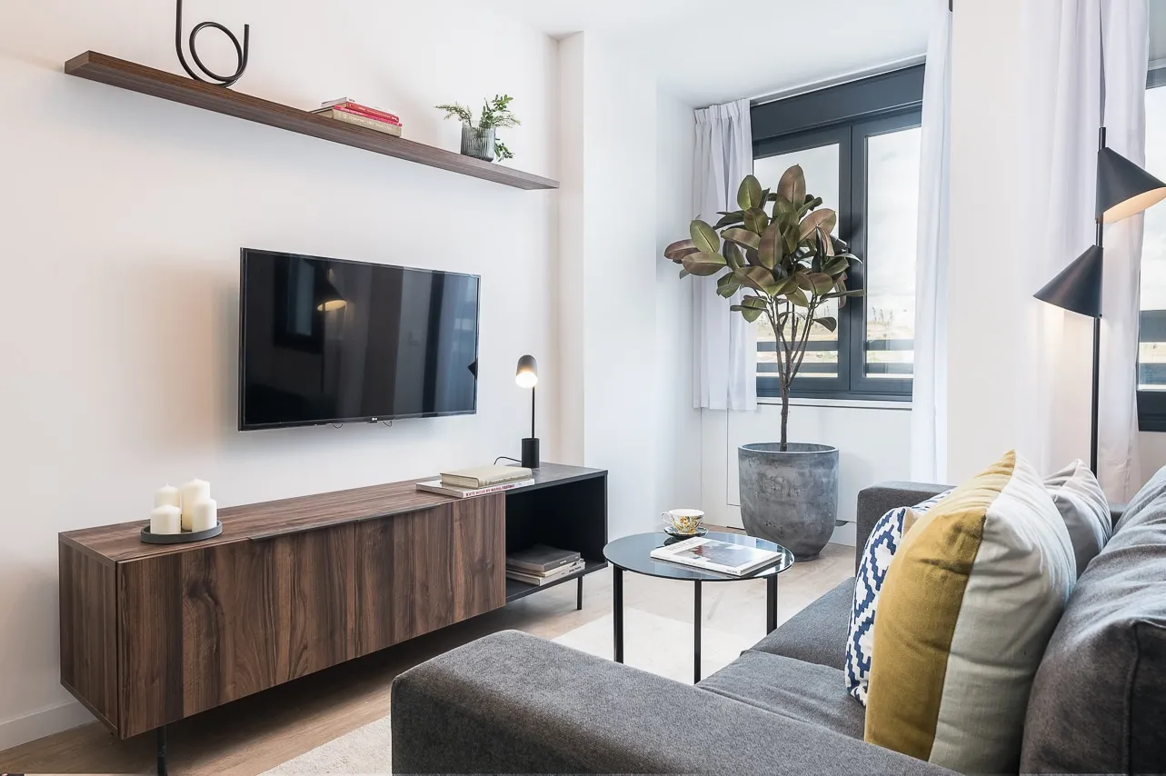Elegant 33m2 Madrid Studio With Bright Home Office And High-speed Wi-fi #4