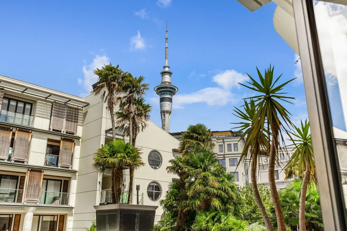 Upscale Efficient Studio With Dedicated Work Nook & Parking By Viaduct, Auckland #5