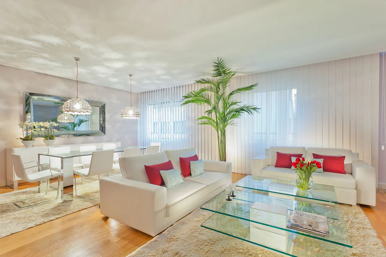 Chic Madrid Flat With Airy Layout, Modern Kitchen & Dedicated Home Office Space #2