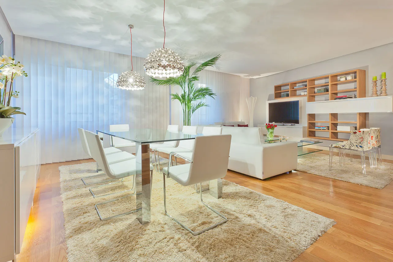Chic Madrid Flat With Airy Layout, Modern Kitchen & Dedicated Home Office Space #4