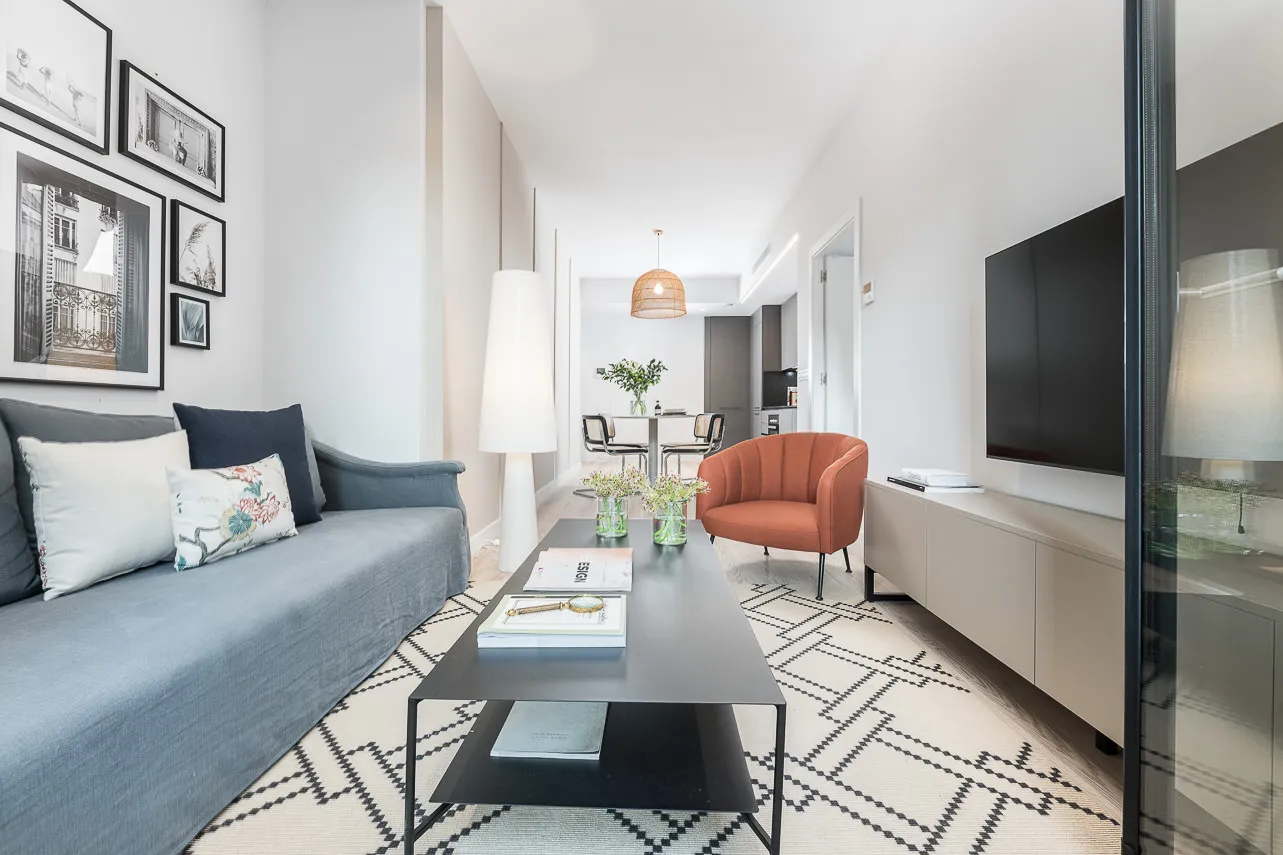 Impressive Airy 1br Contemporary Flat - Remote Work Ready, Barcelona #5