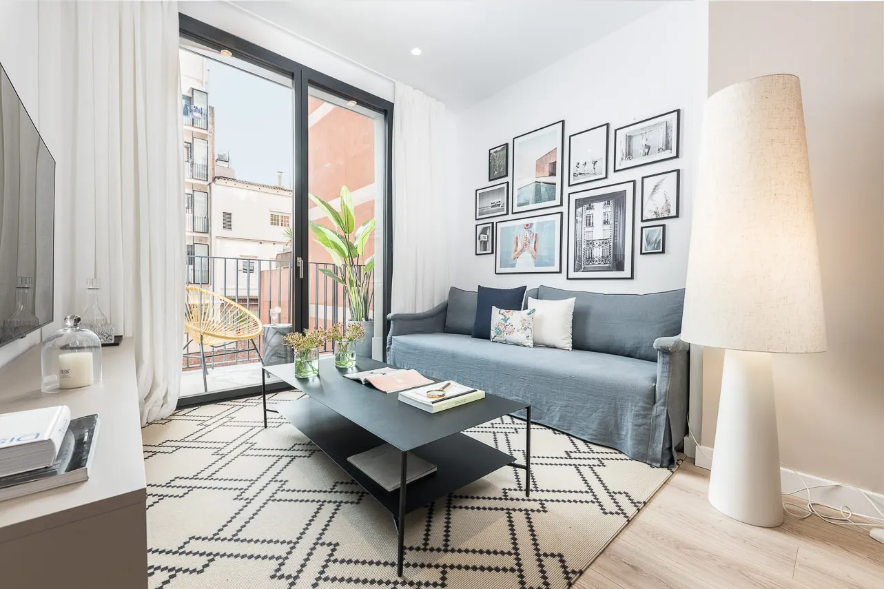 Impressive Airy 1br Contemporary Flat - Remote Work Ready, Barcelona #2