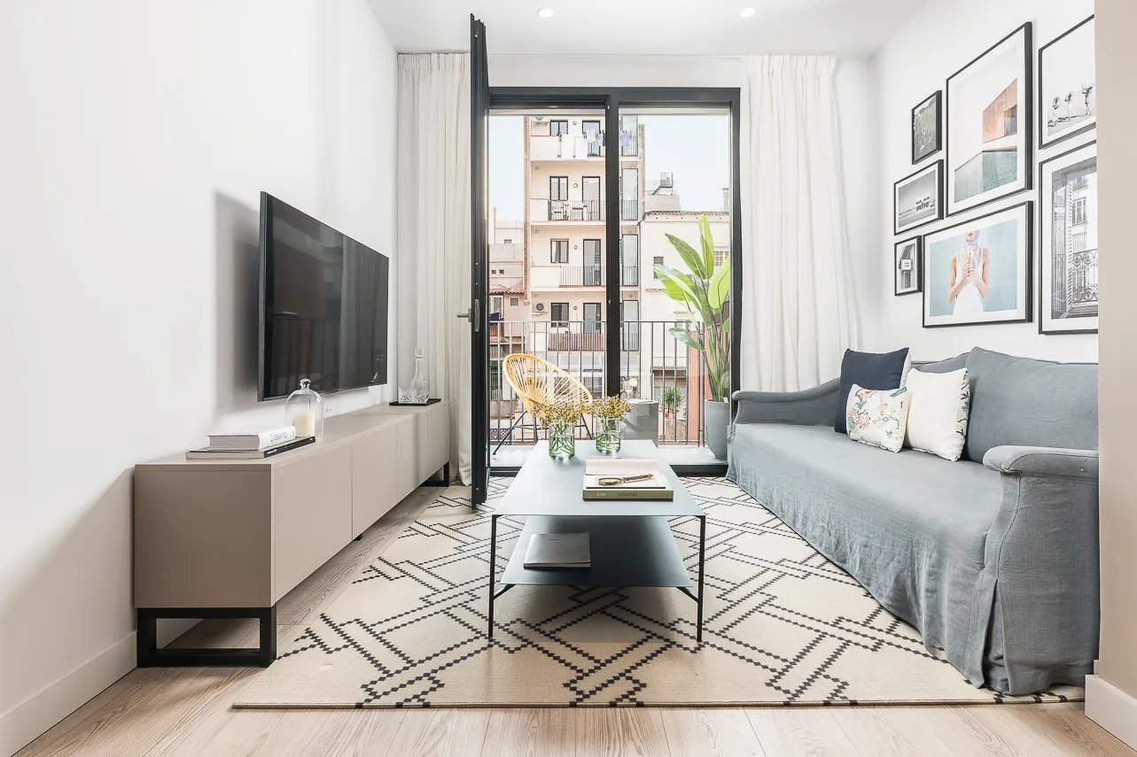 Impressive Airy 1br Contemporary Flat - Remote Work Ready, Barcelona #3