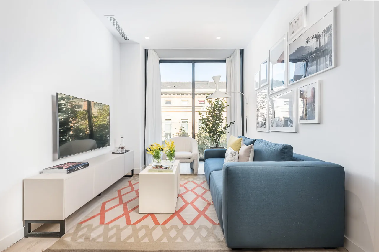 Contemporary Barcelona 2br Apartment: Dedicated Workspace In Eixample #5