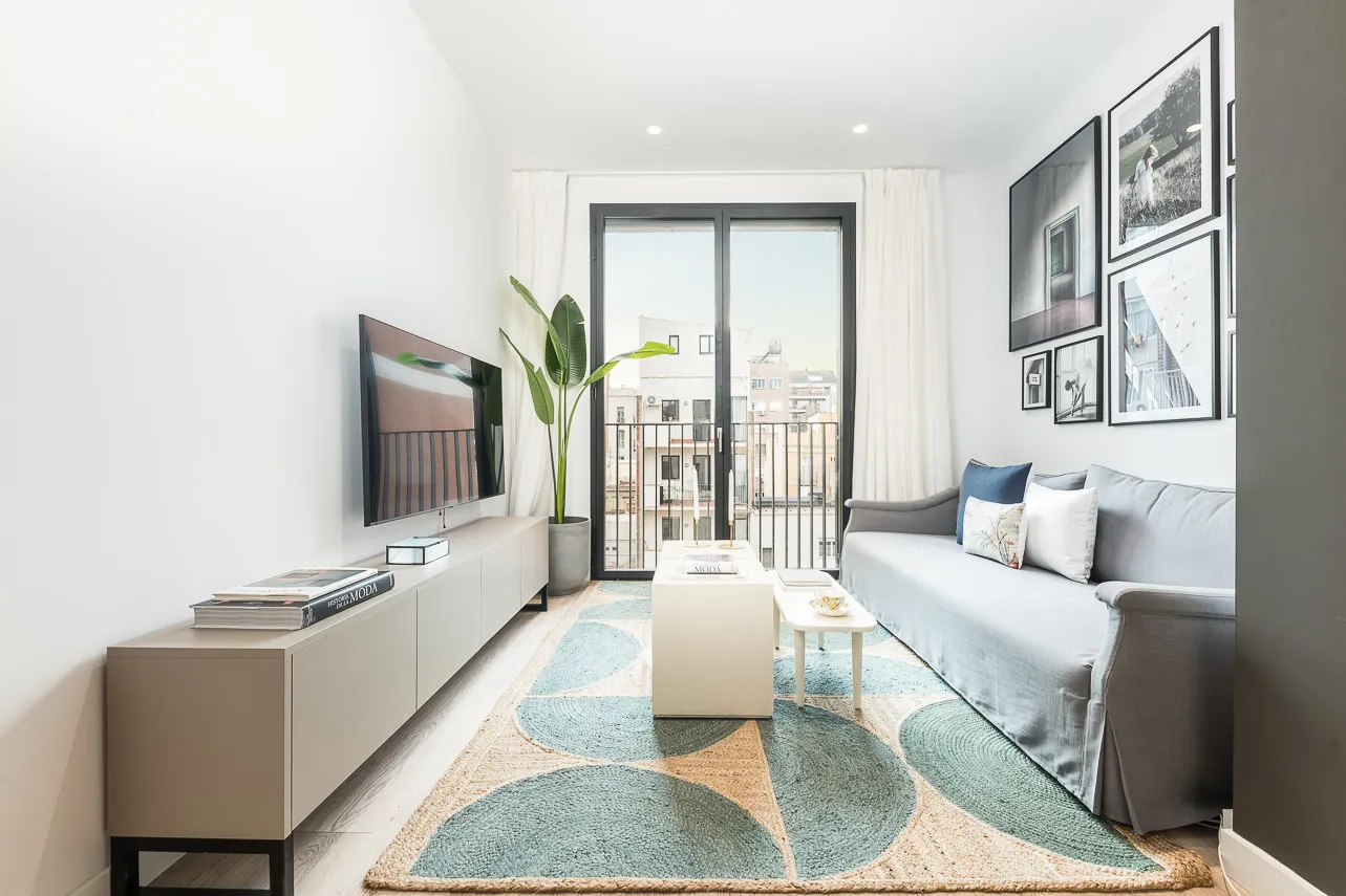 Contemporary Executive 1br Flat With Dedicated Workspace, Barcelona #5