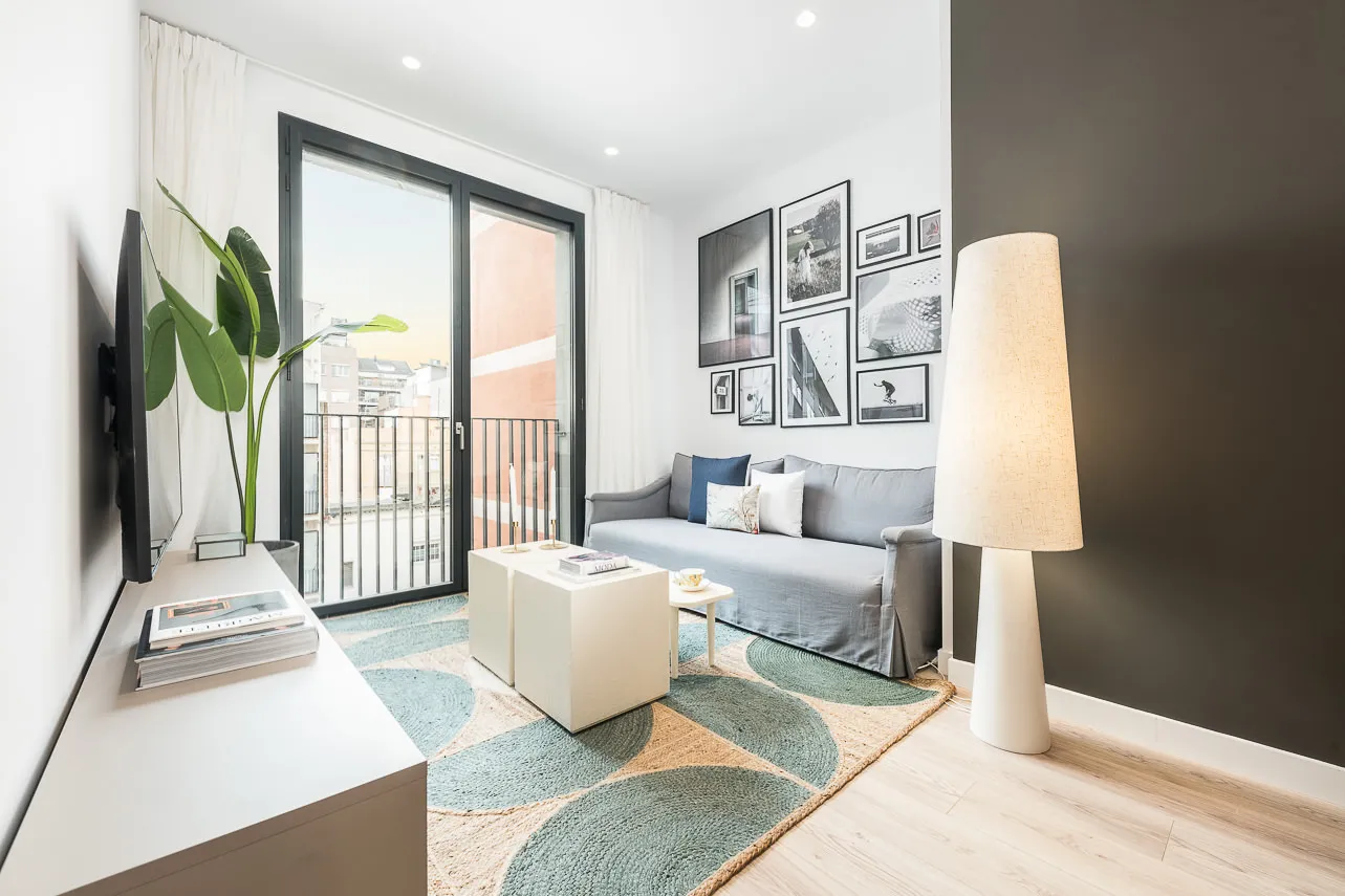 Contemporary Executive 1br Flat With Dedicated Workspace, Barcelona #2