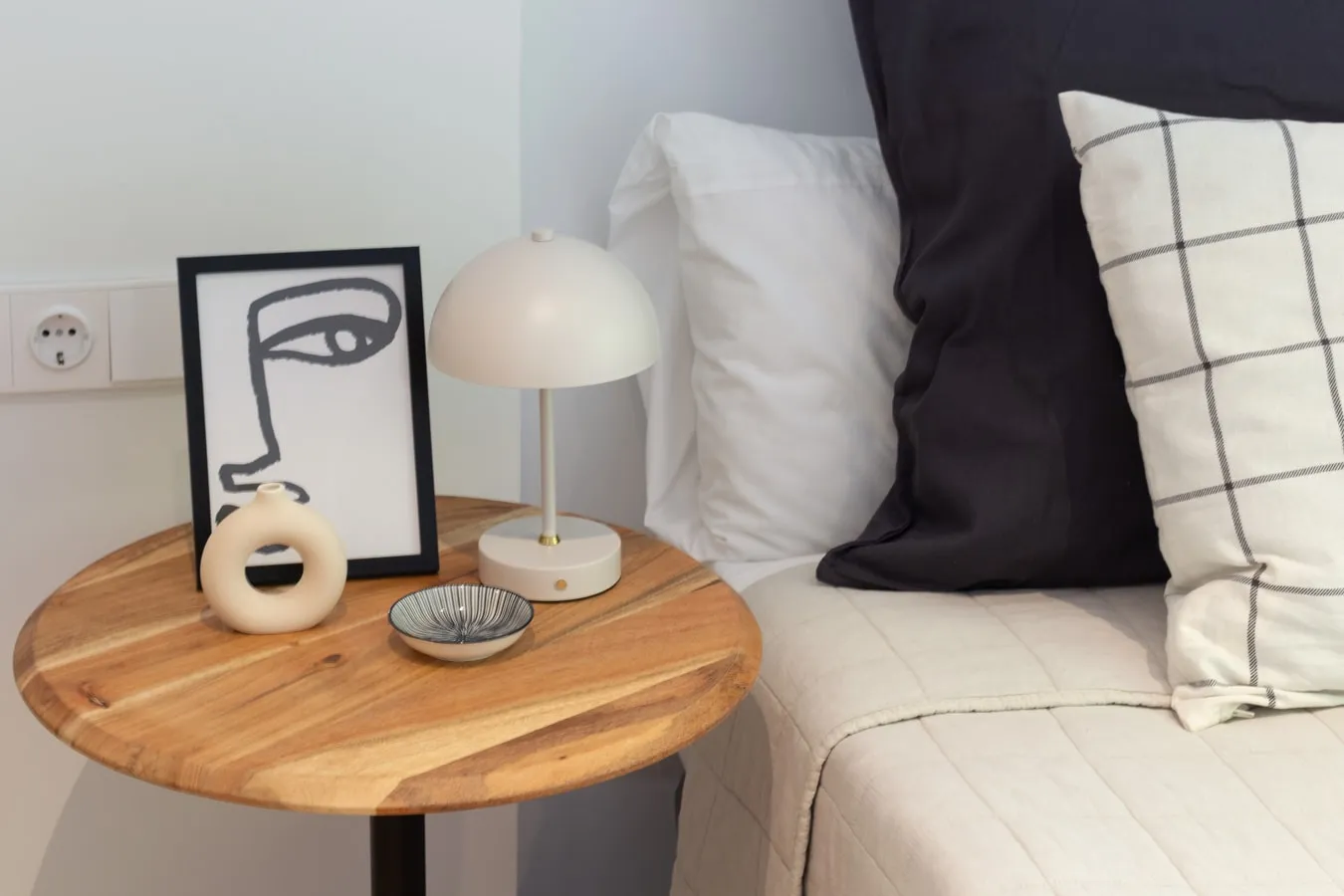 Refined 3-bed Flat With Bright Home Office Space In Valencia Center #2
