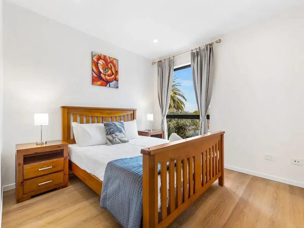 Auckland Sleek Contemporary Flat - Cozy 3br, Dedicated Home Office & Fast Wifi #4