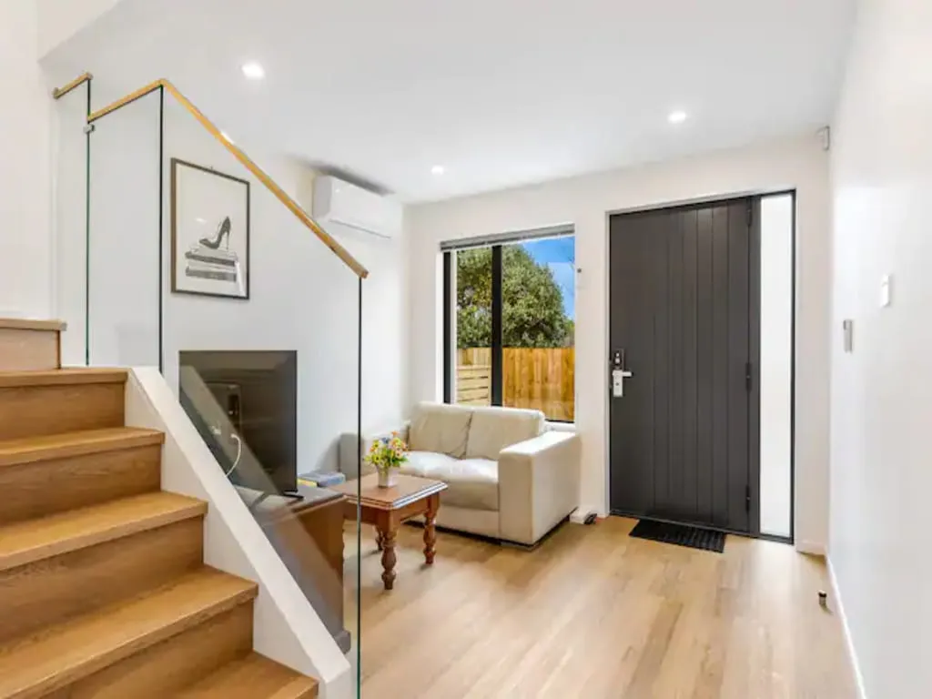 Auckland Sleek Contemporary Flat - Cozy 3br, Dedicated Home Office & Fast Wifi #2