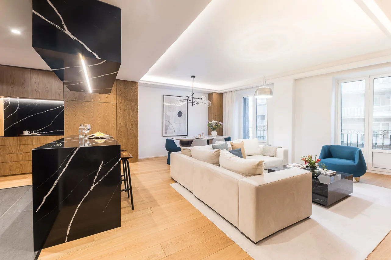 Sleek Penthouse With Home Office Space In Zubieta For Remote Work And Extended Living #4