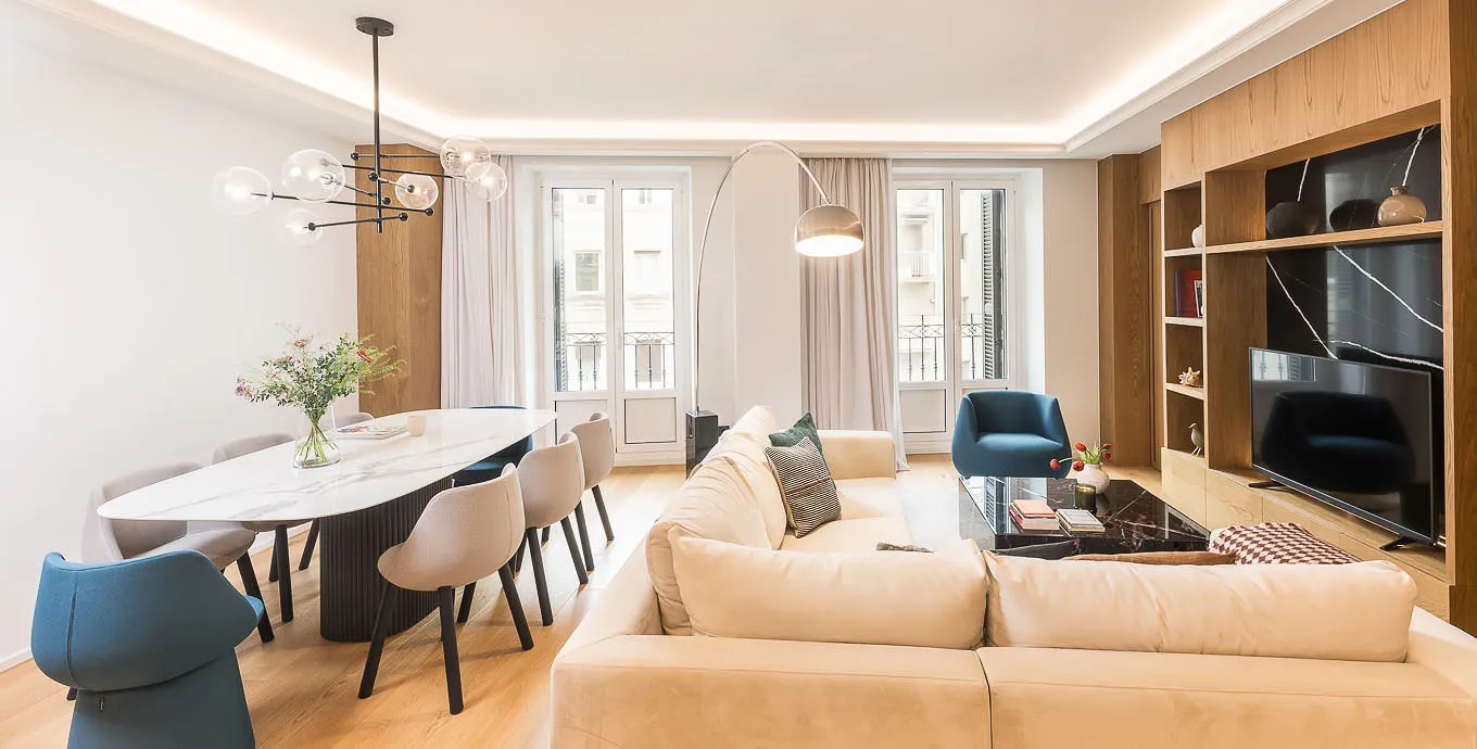 Refined Rooftop Apartment With Spacious Home Office In Zubieta, For Remote Work