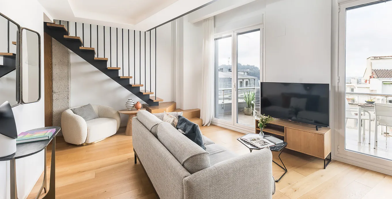 Premium Rooftop Apartment With Spacious Home Office In Zubieta For Digital Nomads