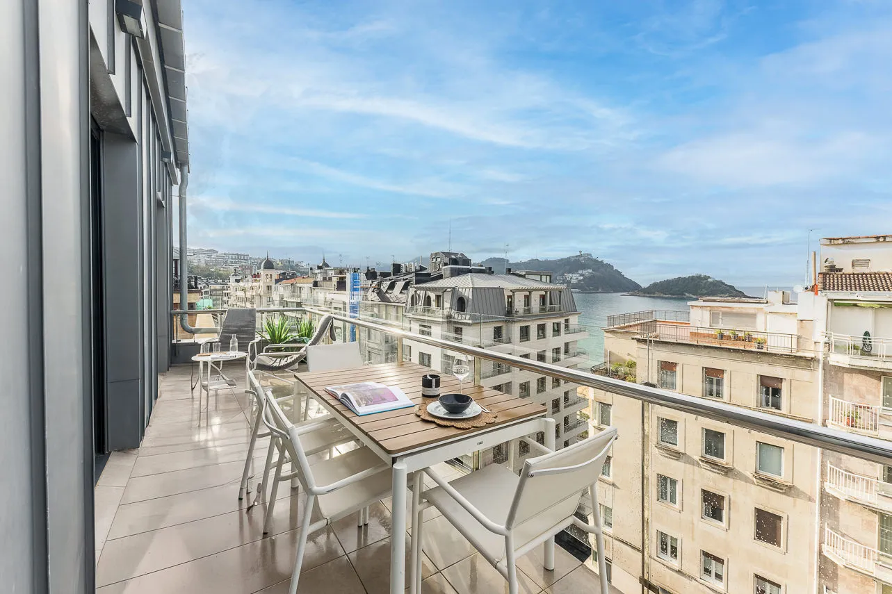 Premium Rooftop Apartment With Spacious Home Office In Zubieta For Digital Nomads #5